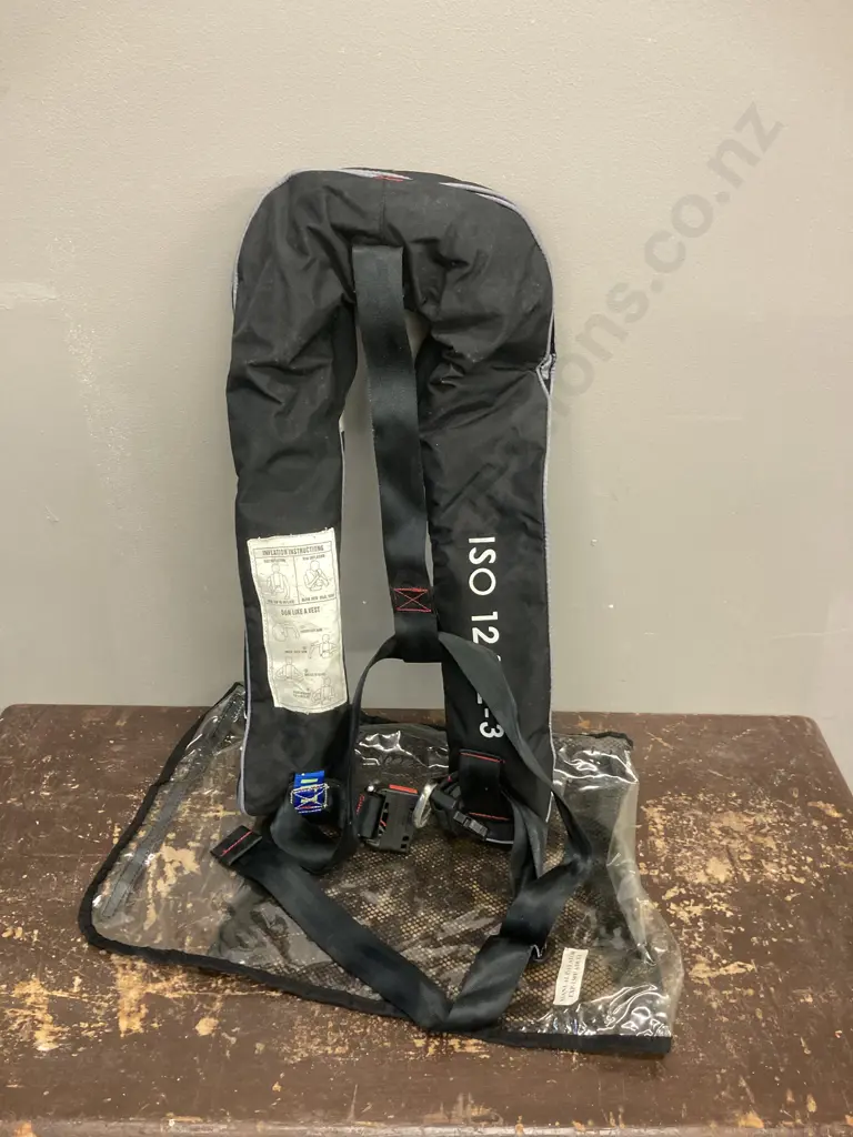 Maxxon Comfort Series Manual 150N Adult Inflatable Lifejacket With Harness Support Image 1++